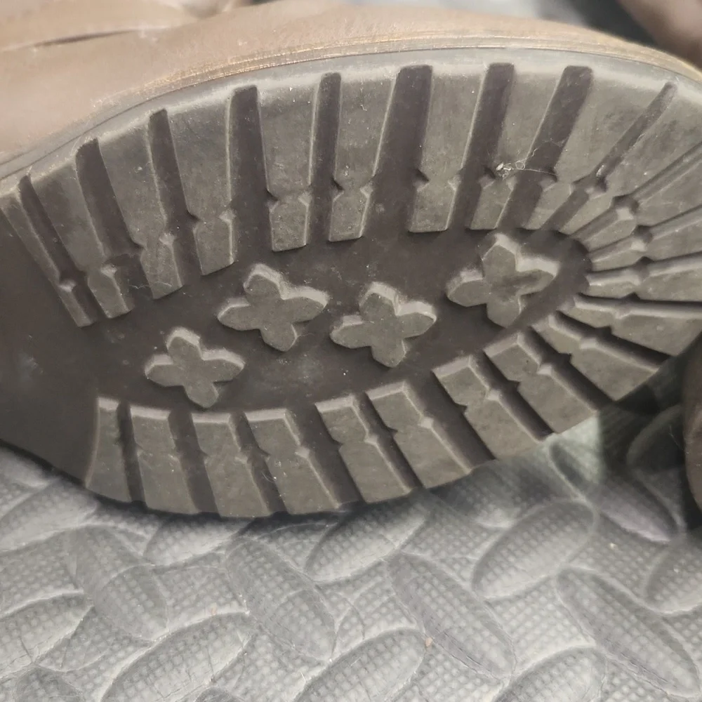 Women's Brown Leather Boots​ - Picture 2 of 3
